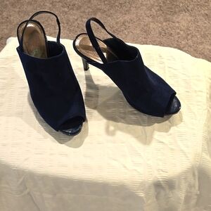 IMPO blue heeled shoes. velvet. size 7.5